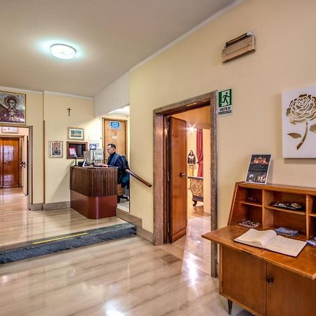Hotel Casa per Ferie Ravasco San Pietro Roma Esterno foto