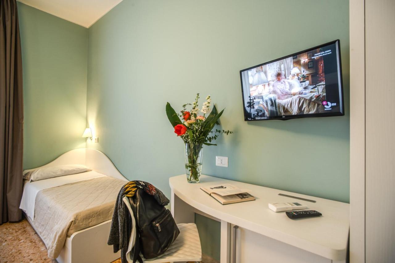 Hotel Casa per Ferie Ravasco San Pietro Roma Esterno foto