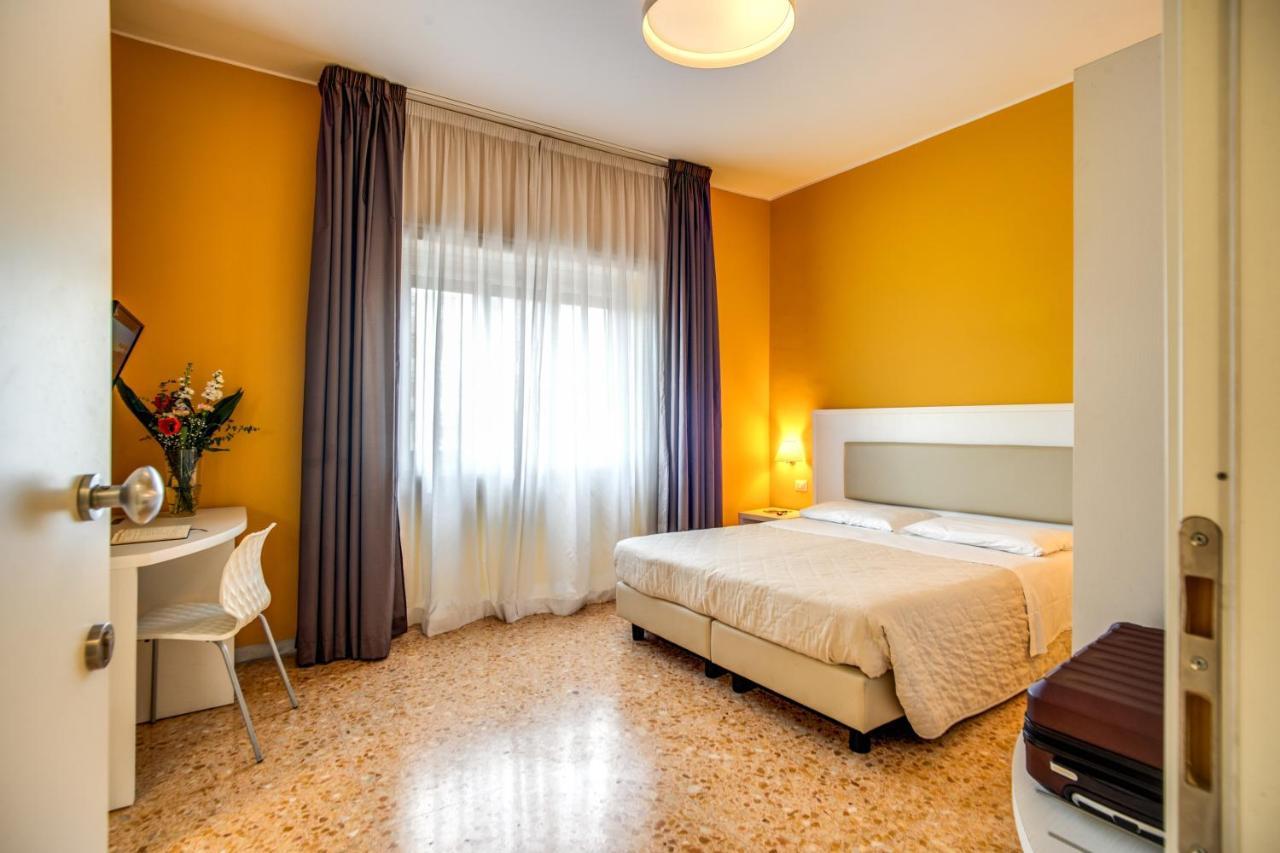 Hotel Casa per Ferie Ravasco San Pietro Roma Esterno foto
