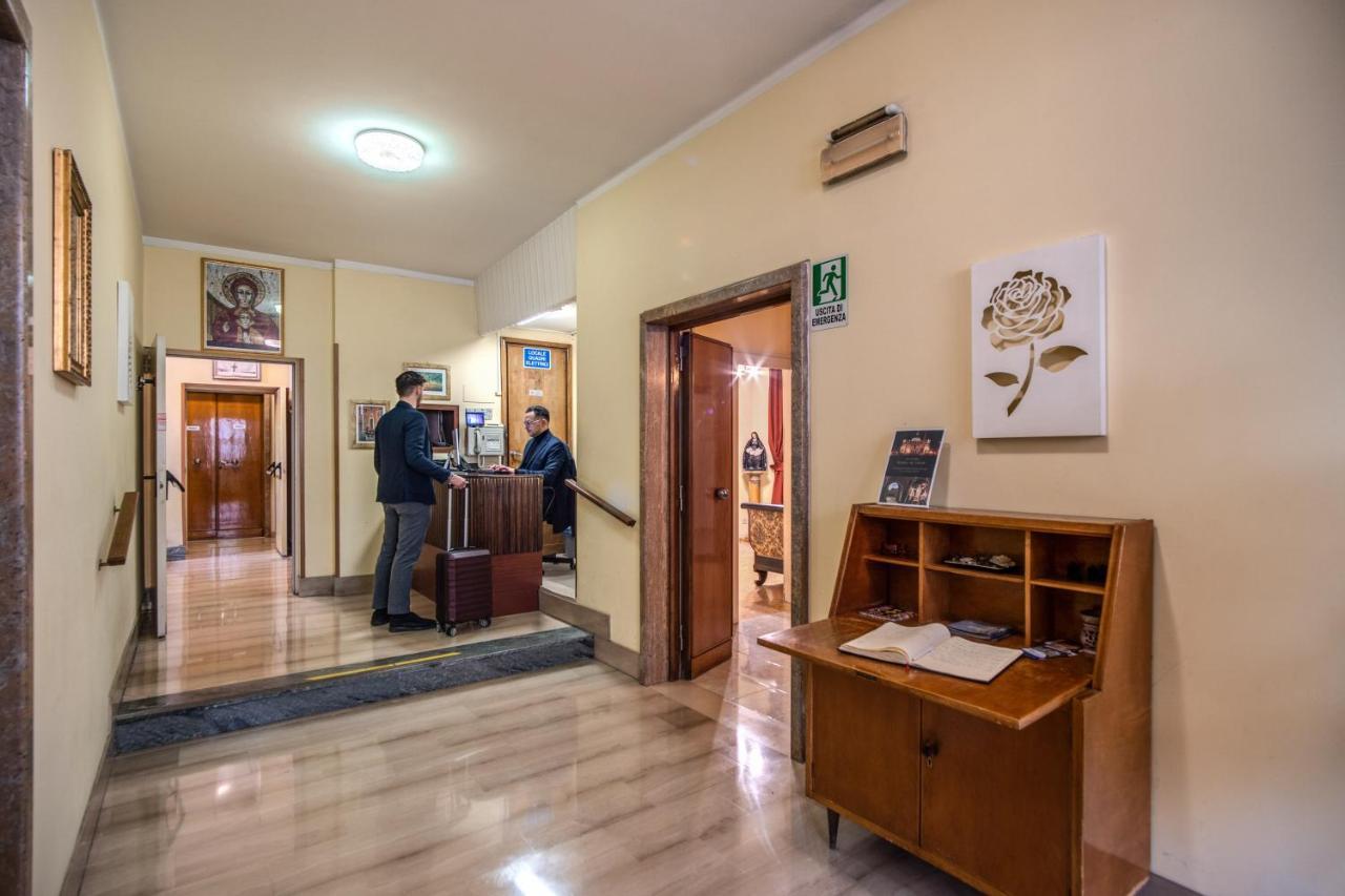 Hotel Casa per Ferie Ravasco San Pietro Roma Esterno foto