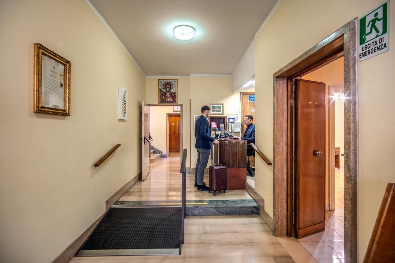 Hotel Casa per Ferie Ravasco San Pietro Roma Esterno foto